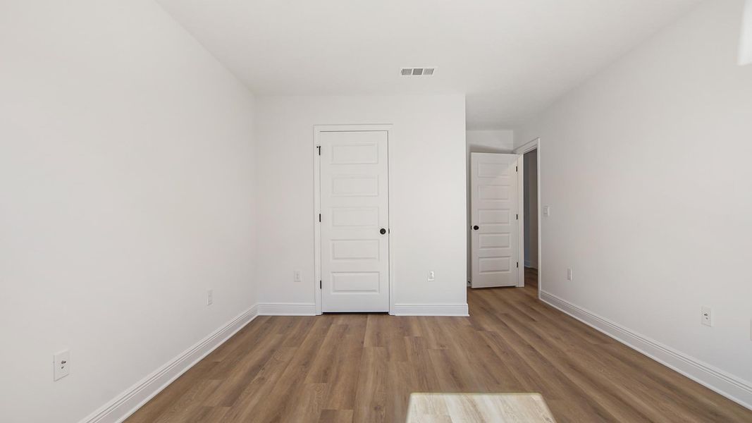 Spacious, unfurnished interior of a new home in Colonial East, Panama City Beach (Image 29). Spacious, unfurnished interior of a new home in Colonial East, Panama City Beach (Image 29).