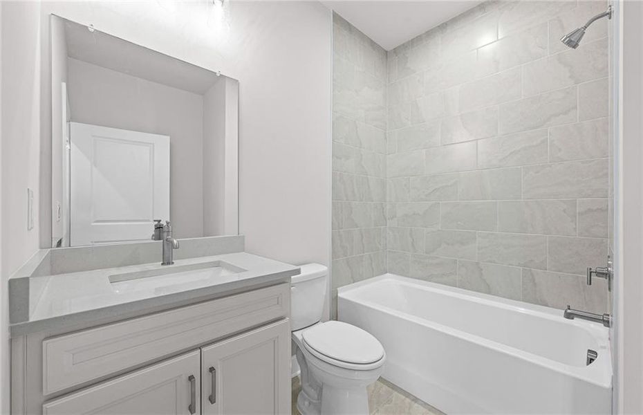 Furnished interior view inside a new home in Del Webb at Lake Oconee, Greensboro (Image 7).