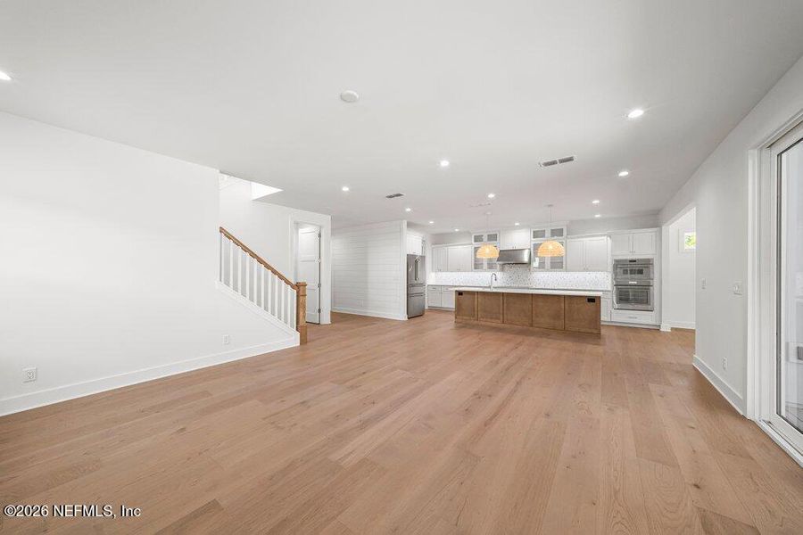 Spacious, unfurnished interior of a new home in , Atlantic Beach (Image 35).