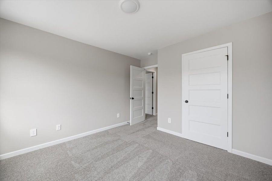 Spacious, unfurnished interior of a new home in Creekside Manor, Thomaston (Image 19).