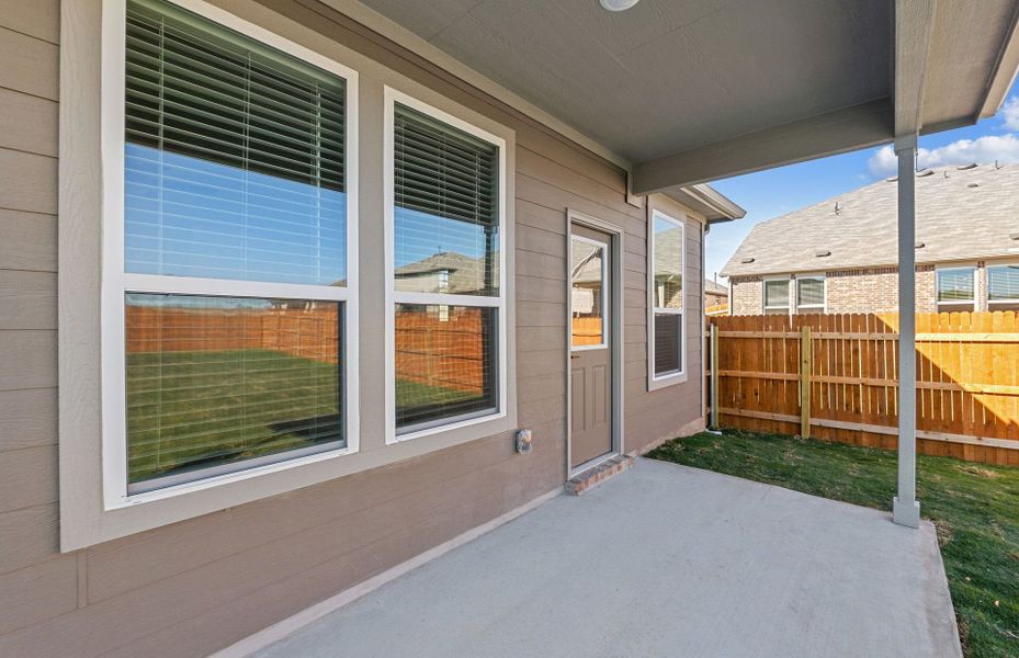 Exterior details and patio area of a home in Lagos, Manor (Image 23).