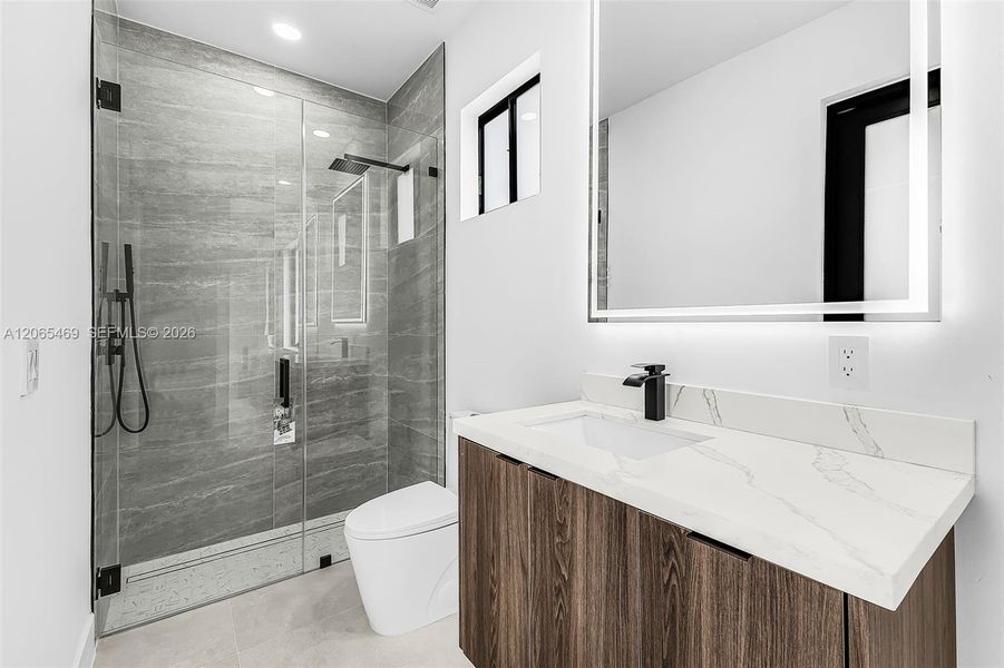 Furnished interior view inside a new home in , Cape Coral (Image 10).