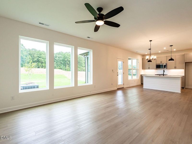 010-1280x960-family-room