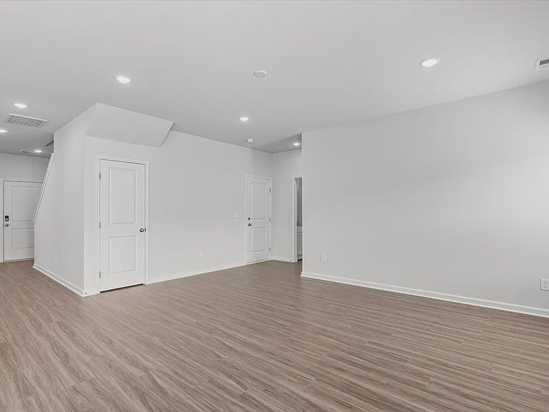 Spacious, unfurnished interior of a new home in Portrait Hills, Aiken (Image 14).