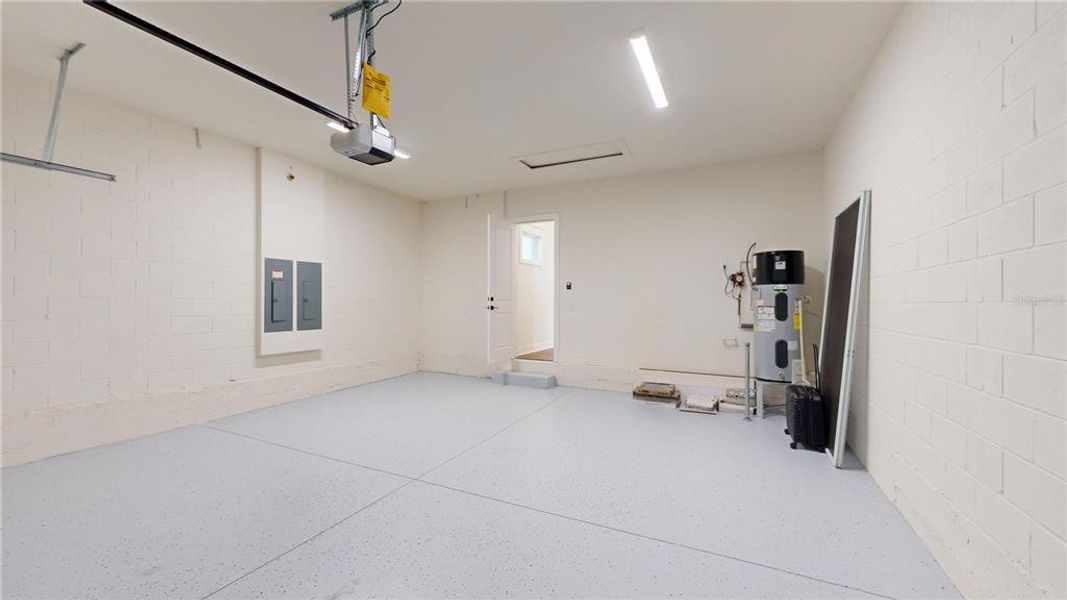 Spacious, unfurnished interior of a new home in Laureate Park, Orlando (Image 28).