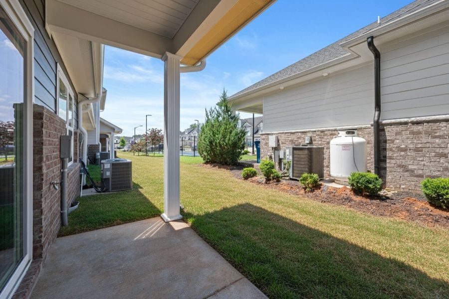 Exterior details and patio area of a home in Saddlebrook, Murfreesboro (Image 3).
