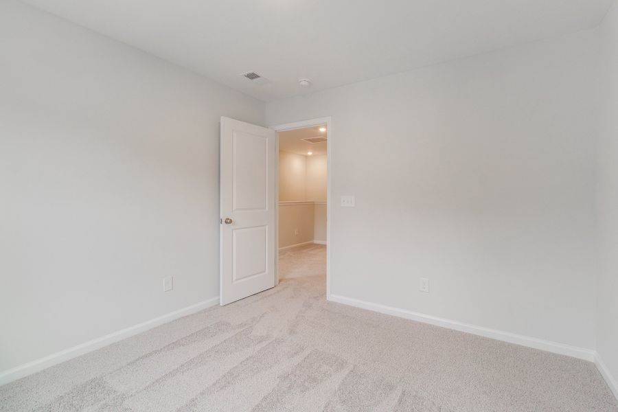Spacious, unfurnished interior of a new home in Ellington, Elgin (Image 32).