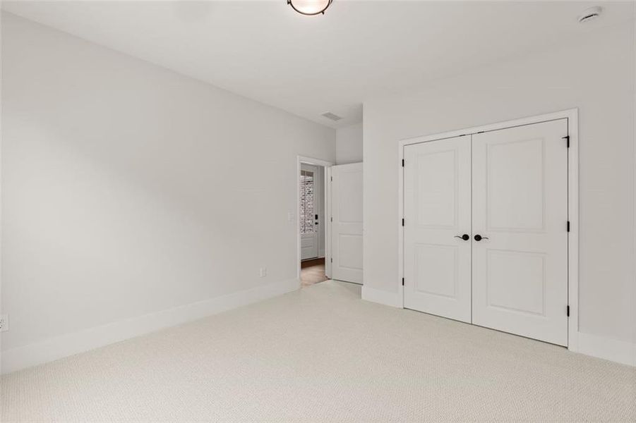 Spacious, unfurnished interior of a new home in Soleil Summit Chase, Snellville (Image 39).