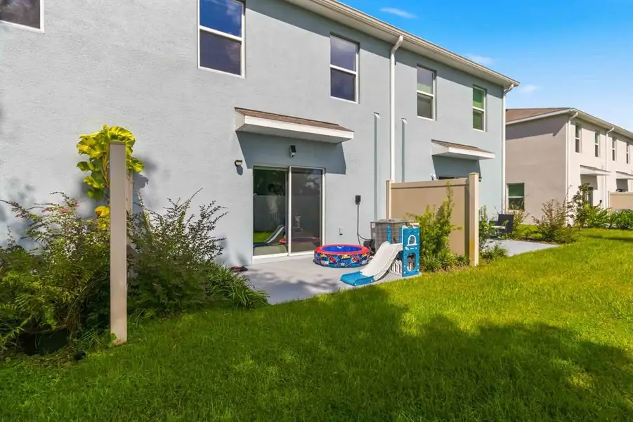 Exterior details and patio area of a home in , Tampa (Image 4).