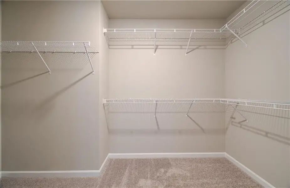 Spacious, unfurnished interior of a new home in Berkeley Lakes, Locust Grove (Image 19).