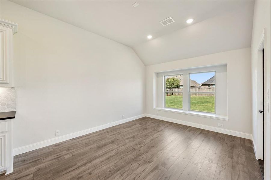 Spacious, unfurnished interior of a new home in Abe's Landing, Granbury (Image 26). Spacious, unfurnished interior of a new home in Abe's Landing, Granbury (Image 26).