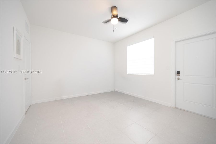 Spacious, unfurnished interior of a new home in , Miami (Image 26).