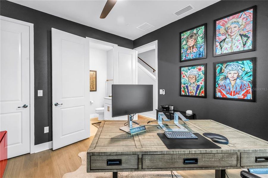 Furnished interior view inside a new home in , St. Petersburg (Image 38).