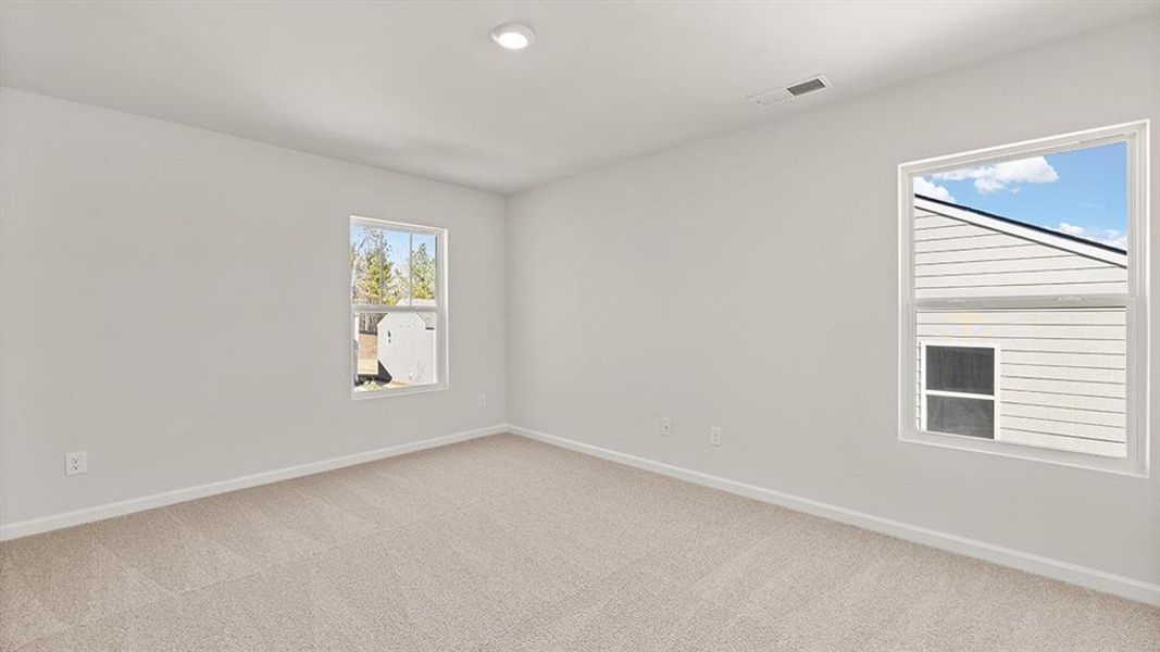 Spacious, unfurnished interior of a new home in Sherwood Manor, College Park (Image 5).