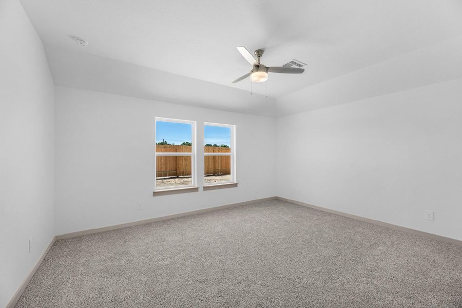 Spacious, unfurnished interior of a new home in Watermark, Alvin (Image 26).