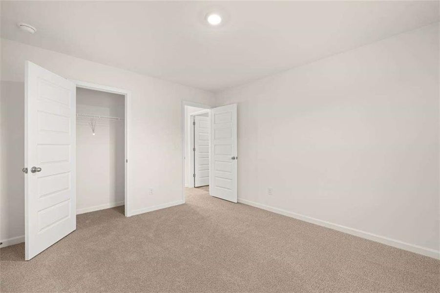 Spacious, unfurnished interior of a new home in Oakchase at Hampton, Hampton (Image 32).