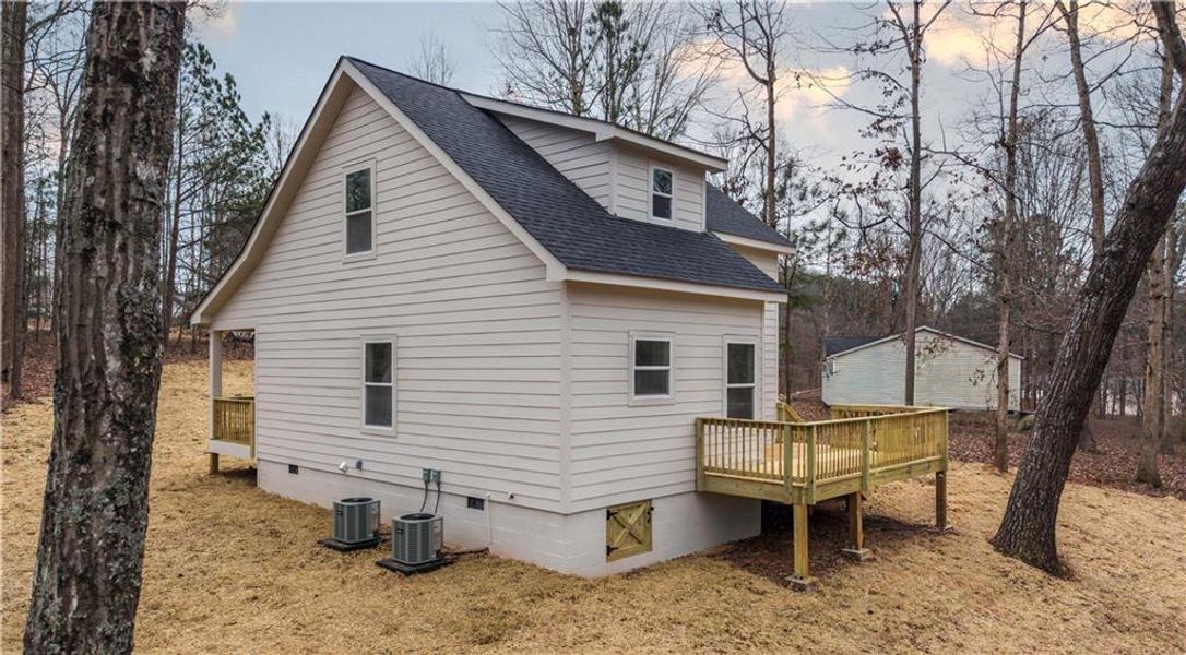 Exterior details and patio area of a home in , Carrollton (Image 20).