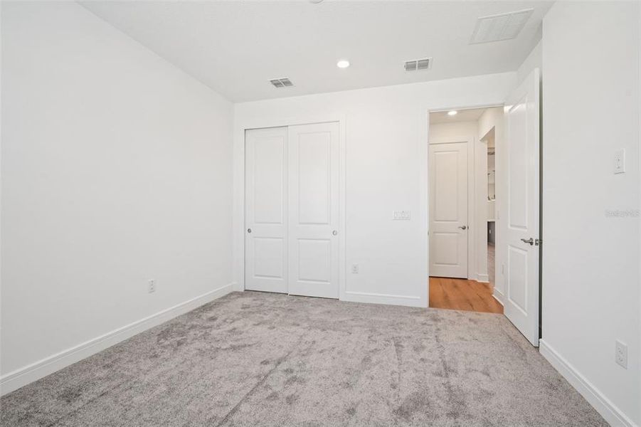 Spacious, unfurnished interior of a new home in Del Webb Stone Creek, Ocala (Image 21).