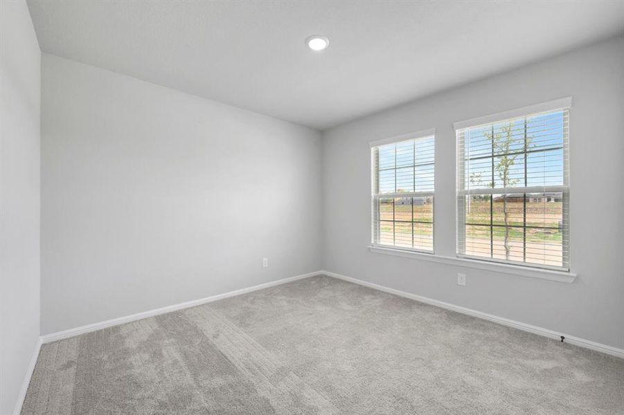 Spacious, unfurnished interior of a new home in Sanderos, Fort Worth (Image 18).