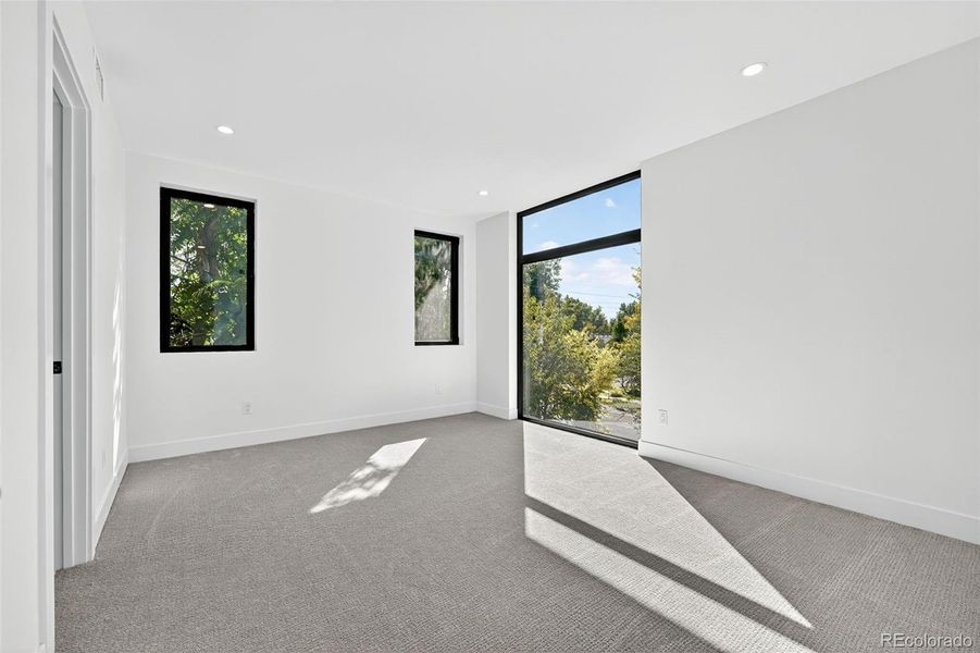 Secondary ensuite bedroom