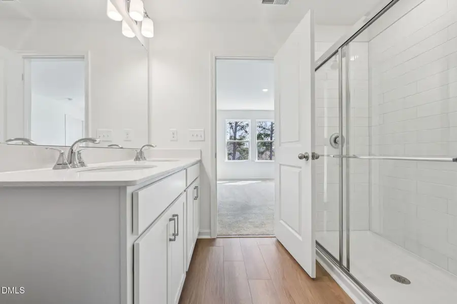 31-web-or-mls-212 Parker Lane-S0503-031