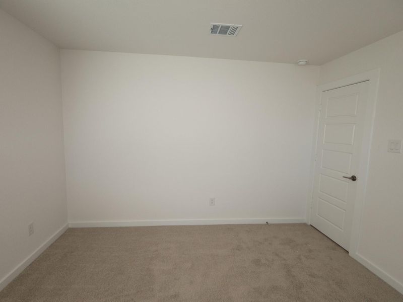 Spacious, unfurnished interior of a new home in Miller's Pond, Rosenberg (Image 24).