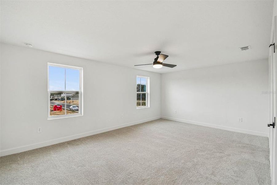 Spacious, unfurnished interior of a new home in Aspire at Canter Creek, Davenport (Image 31).