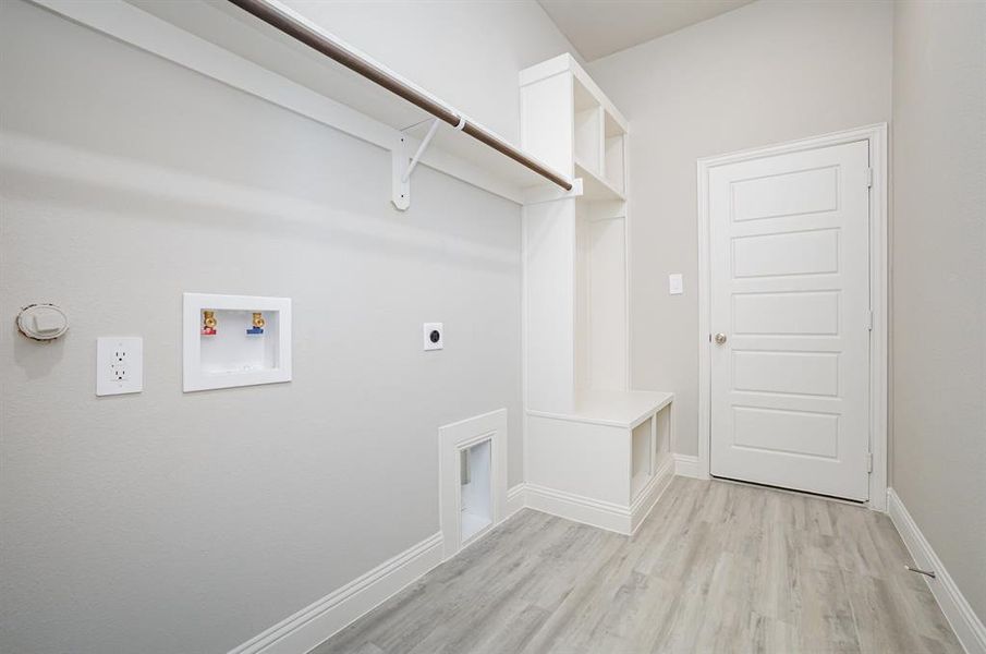 Spacious, unfurnished interior of a new home in , Waxahachie (Image 16).