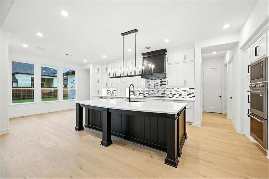 2720AmberLn220E002 2720AmberLn220E002