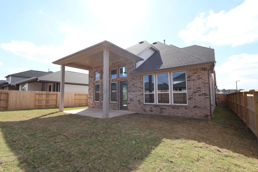 Exterior details and patio area of a home in Clopton Farms, Montgomery (Image 3).