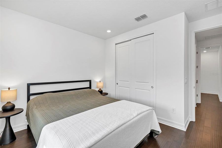 Furnished interior view inside a new home in SouthShore Yacht Club: Somerset Preserve, Ruskin (Image 28). Furnished interior view inside a new home in SouthShore Yacht Club: Somerset Preserve, Ruskin (Image 28).