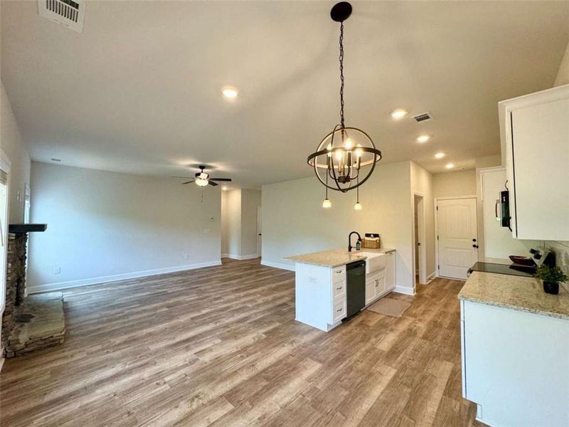 Spacious, unfurnished interior of a new home in , Lula (Image 15).