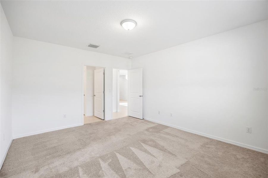 Spacious, unfurnished interior of a new home in , Land O' Lakes (Image 24).