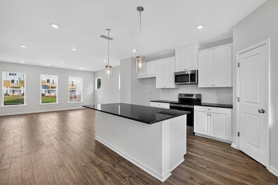 Furnished interior view inside a new home in Rosewood Farm, Lawrenceville (Image 17).