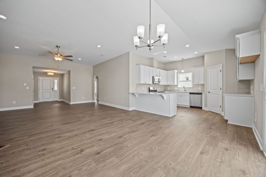 Spacious, unfurnished interior of a new home in Davenport Farms, Winterville (Image 26).