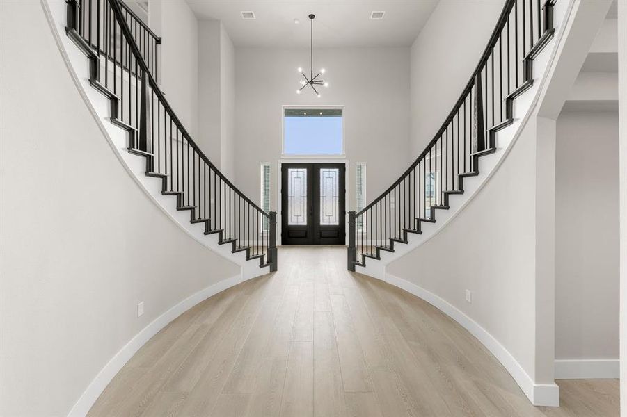 Spacious, unfurnished interior of a new home in Cambridge Estates - Harwood, Prosper (Image 18).
