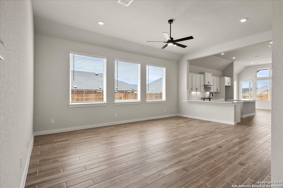 Spacious, unfurnished interior of a new home in Meyer Ranch, New Braunfels (Image 10). Spacious, unfurnished interior of a new home in Meyer Ranch, New Braunfels (Image 10).