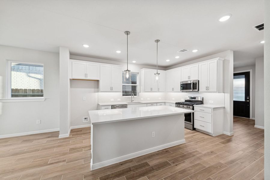 Furnished interior view inside a new home in The Grand Prairie 40’, Hockley (Image 8). Furnished interior view inside a new home in The Grand Prairie 40’, Hockley (Image 8).