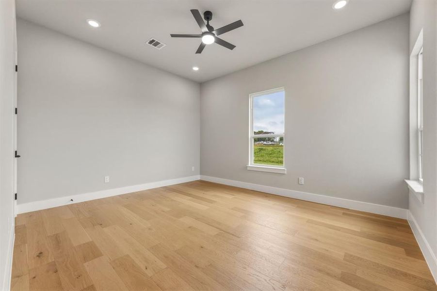 Spacious, unfurnished interior of a new home in Capitol Hill, Anna (Image 19).