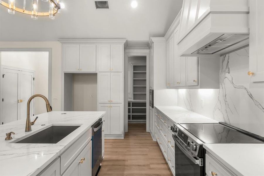 Furnished interior view inside a new home in , Grand Saline (Image 10).