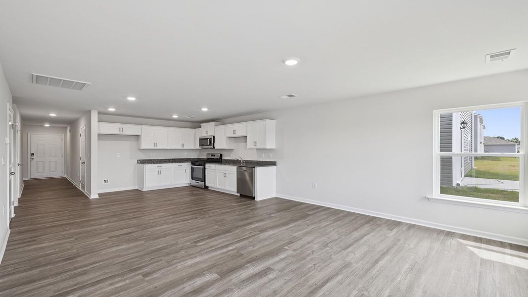 Spacious, unfurnished interior of a new home in Gibson Grove, Laurens (Image 11).