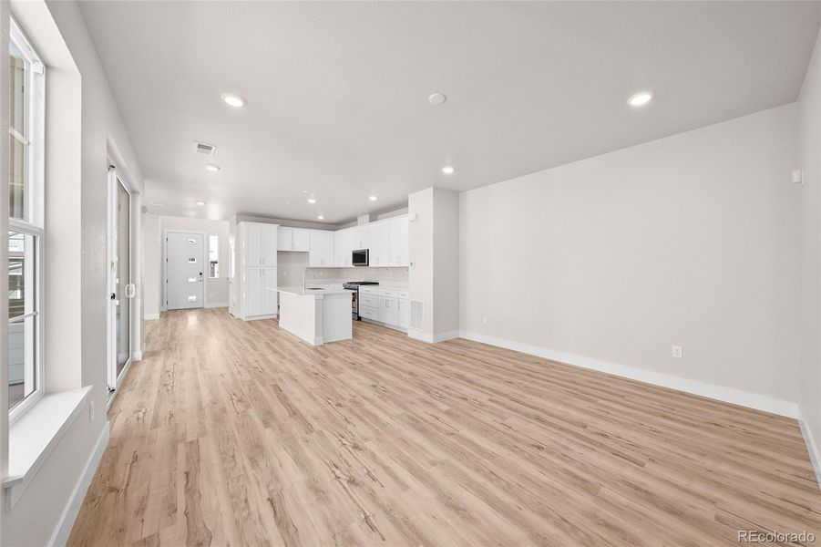 Spacious, unfurnished interior of a new home in , Littleton (Image 12).
