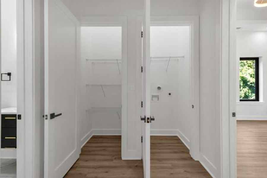 Spacious, unfurnished interior of a new home in , Atlanta (Image 32).