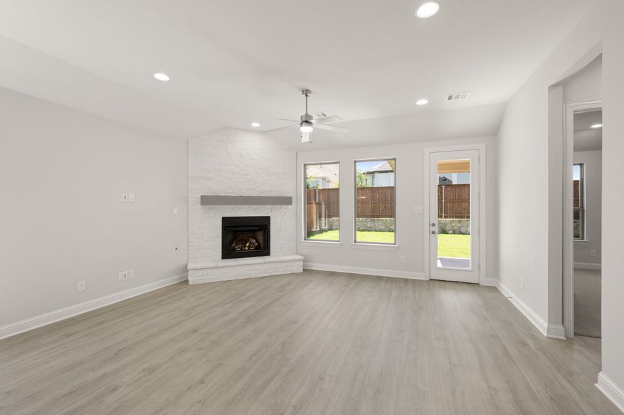 Spacious, unfurnished interior of a new home in Bridgewater, Midlothian (Image 22).