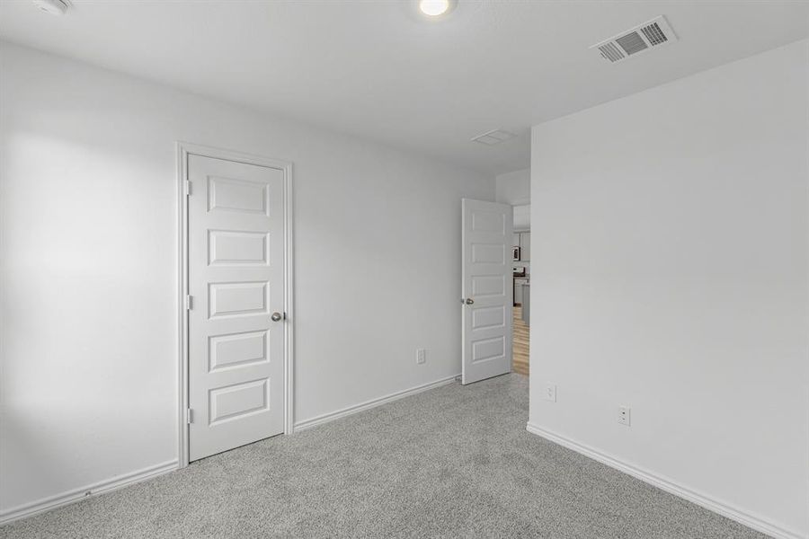 Spacious, unfurnished interior of a new home in Reserve at Mallard Lakes, Orange (Image 24). Spacious, unfurnished interior of a new home in Reserve at Mallard Lakes, Orange (Image 24).