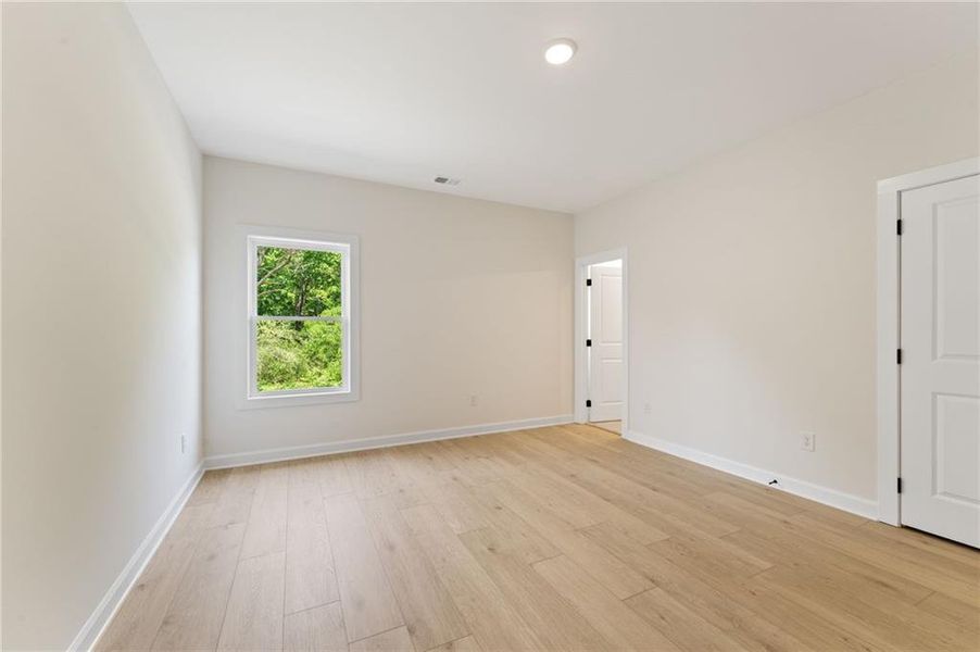Spacious, unfurnished interior of a new home in Oak Valley Estates, Marietta (Image 20). Spacious, unfurnished interior of a new home in Oak Valley Estates, Marietta (Image 20).