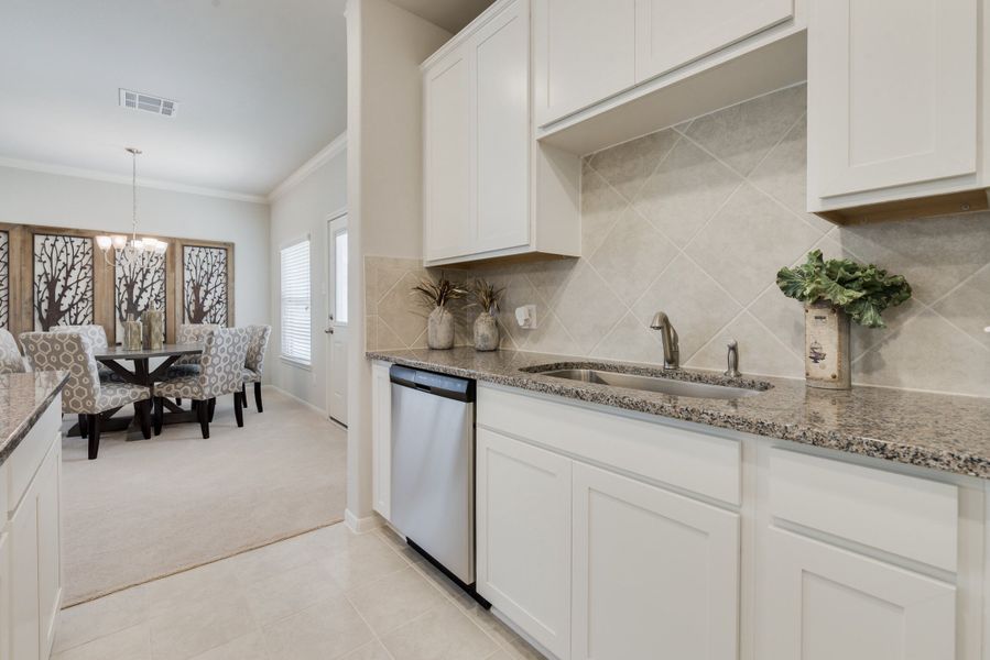 Representative furnished interior of a home built from the Floor Plan 1754 by Colina Homes in Grand Magnolia, Magnolia (Image 32). Representative furnished interior of a home built from the Floor Plan 1754 by Colina Homes in Grand Magnolia, Magnolia (Image 32).