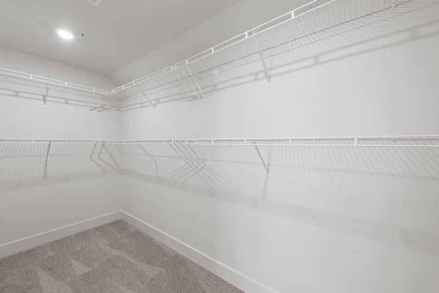 Spacious, unfurnished interior of a new home in Cambria, White House (Image 16).