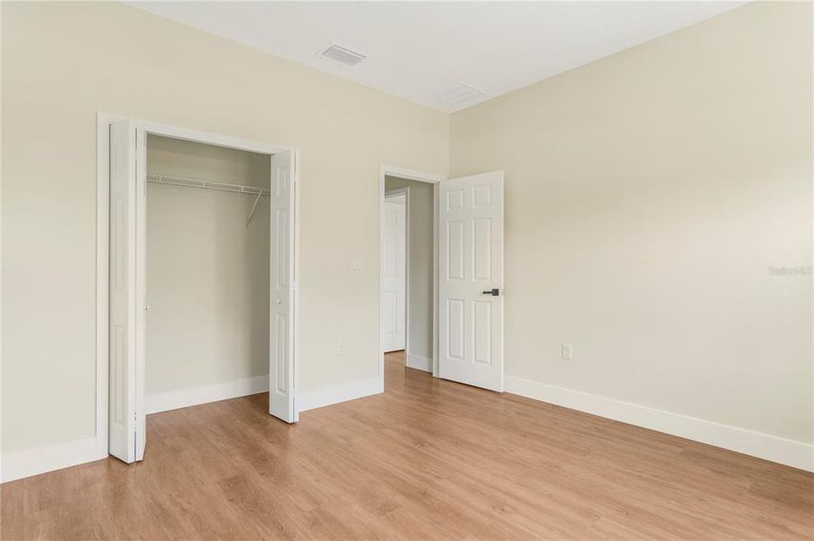 Spacious, unfurnished interior of a new home in , Ocala (Image 28).