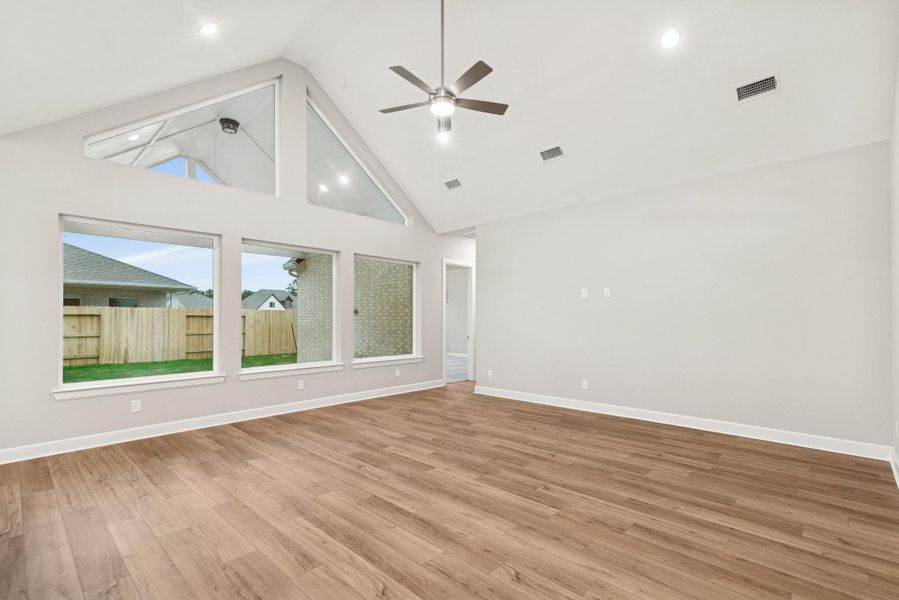 Spacious, unfurnished interior of a new home in ARTAVIA 65' Homesites, Conroe (Image 16). Spacious, unfurnished interior of a new home in ARTAVIA 65' Homesites, Conroe (Image 16).